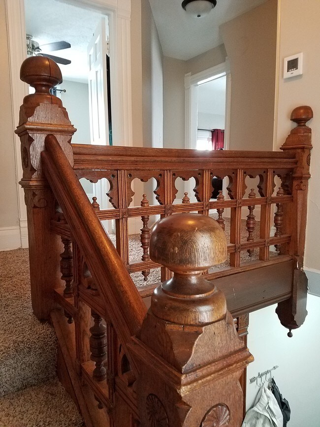 Historic Details - 412 W Genesee St