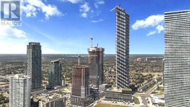 Building Photo - 448 Burnhamthorpe Rd W