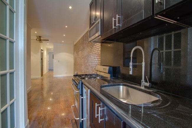 Building Photo - 70 W 128th St