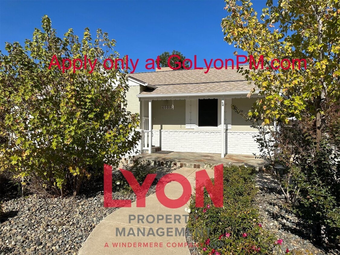 Primary Photo - 2 bed/1 bath East Sac Gem!