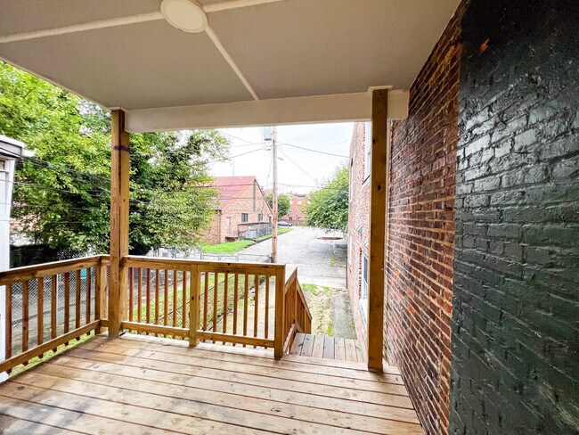 Building Photo - 1721 McCulloh St