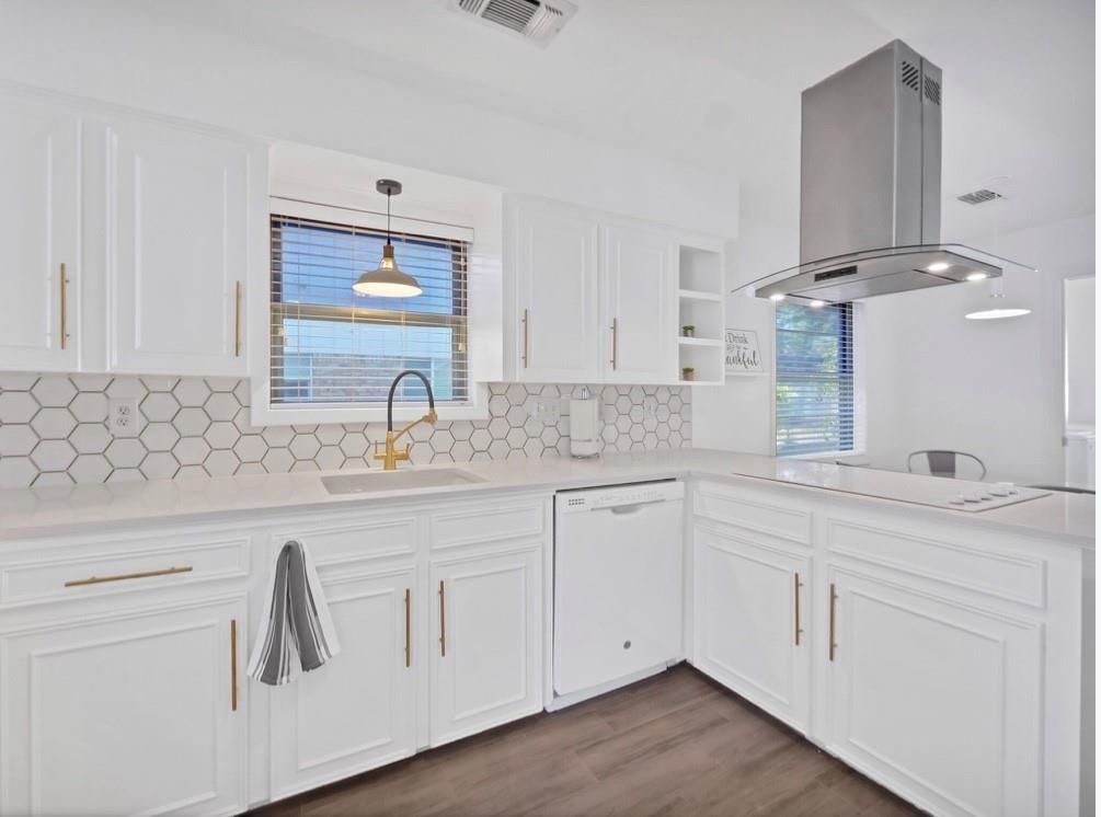 Primary Photo - 5830 Paisley St