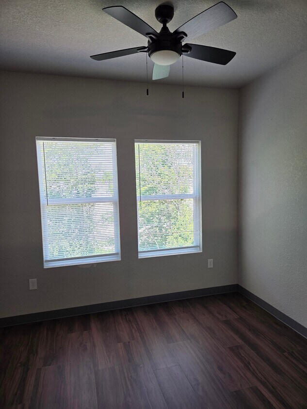 Foto del edificio - 781 Fernwood Ave