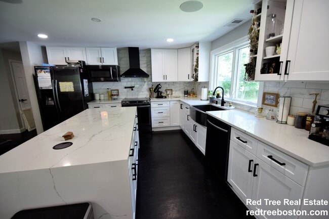 Building Photo - 479 Westfield St
