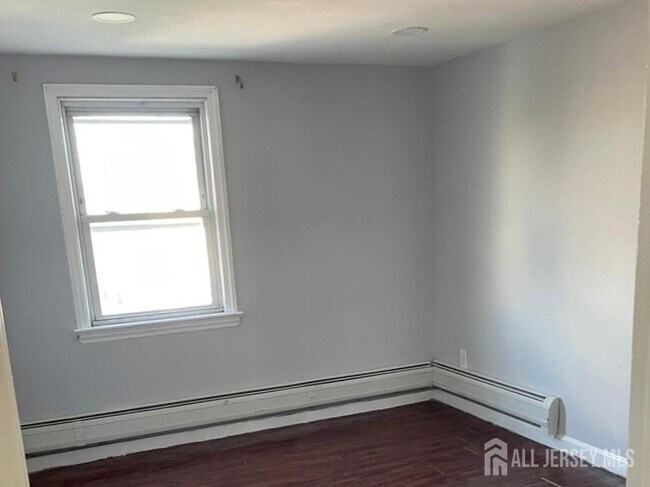 Foto del edificio - 60 Linden St