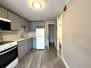Building Photo - 31 Western Ave