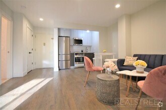 Building Photo - Stunning NEW 1 BED in PLG!