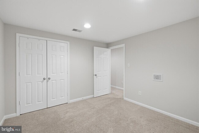 Building Photo - 45570 Trestle Terrace