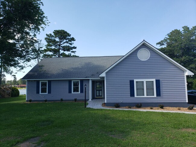 Foto del edificio - Beautiful Home on Lake Clermont