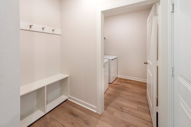 Foto del edificio - 16926 Solomons Plume Ln