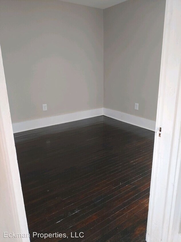 Building Photo - 468 Silver Maple Way