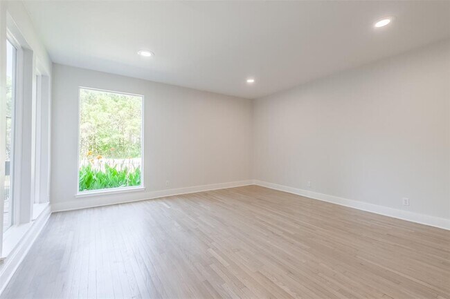 Foto del edificio - 6408 Haskell St