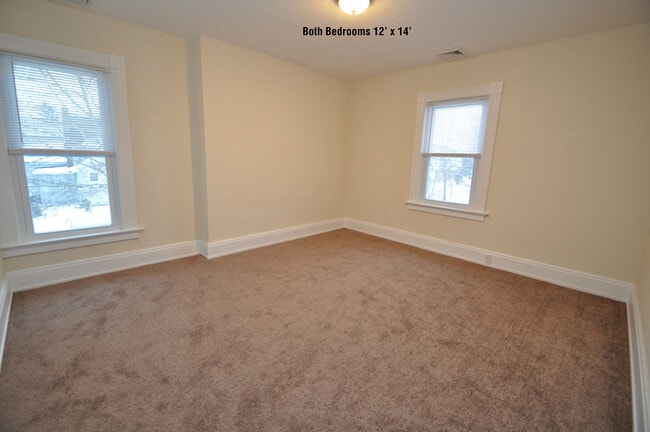 Building Photo - 809 Elm St