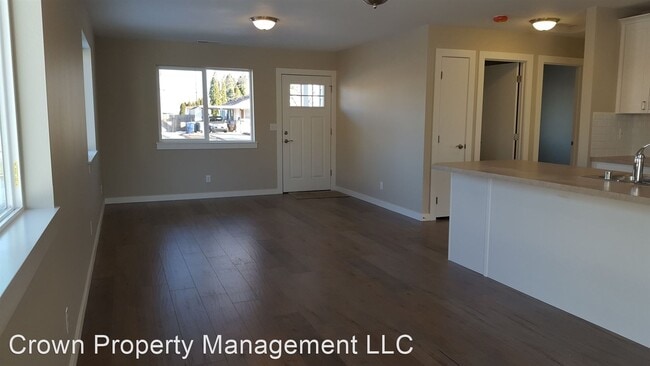 Building Photo - 3 br, 2 bath House - 909 Sanford Ave.