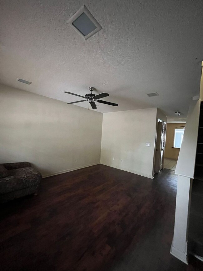 Foto del edificio - Cute 2Br 1.5Ba Townhome off Old Trolley Road