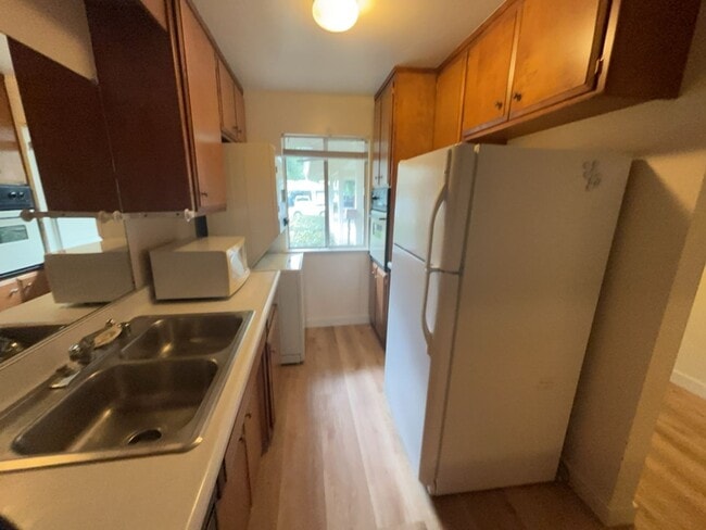 Foto del edificio - 605 Radcliffe Dr