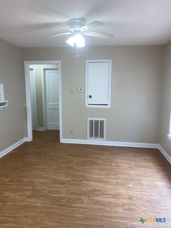 Foto del edificio - 2007 Elkins Ave