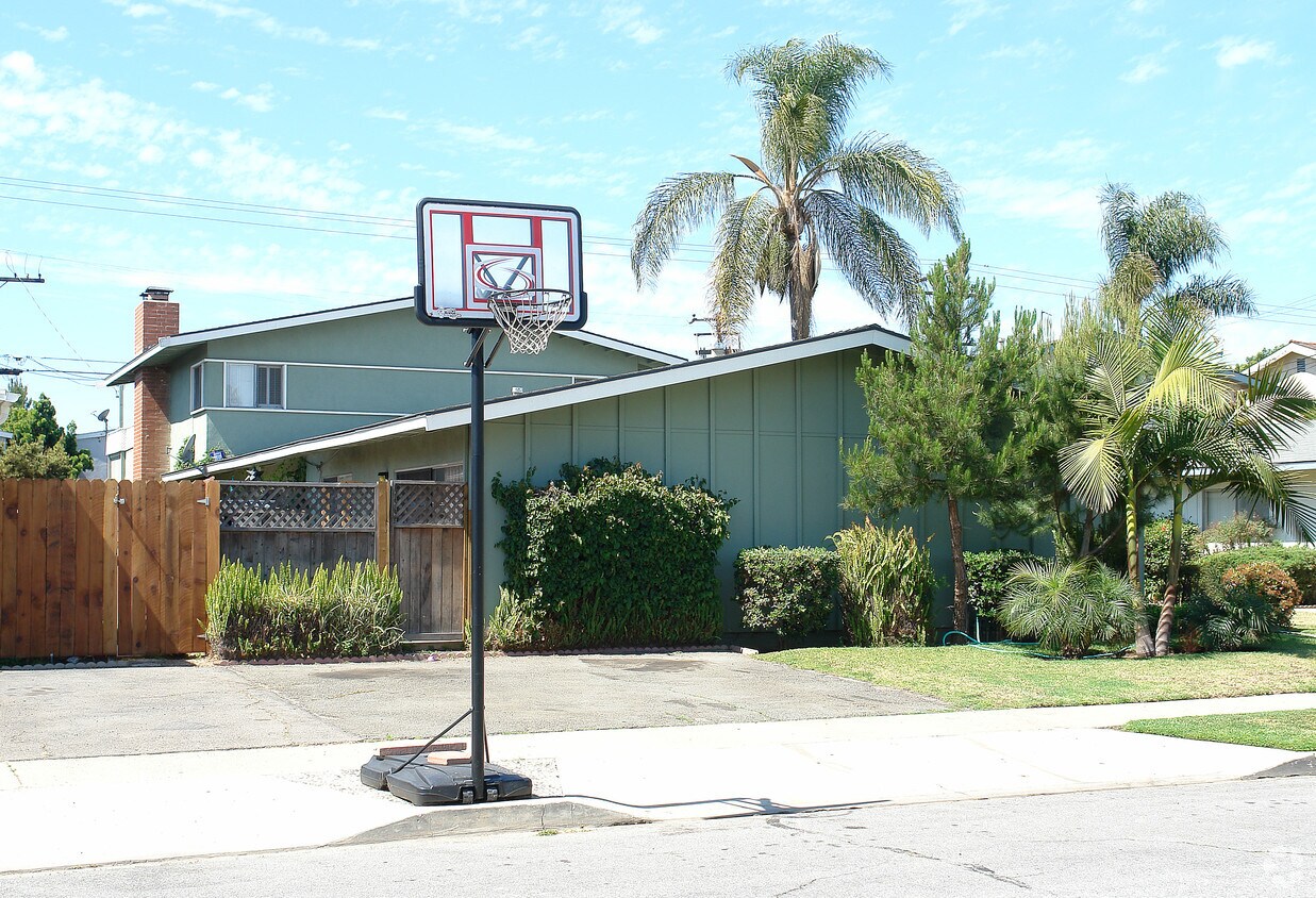 Building Photo - 317 Cabrillo St