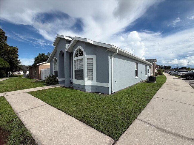 Building Photo - 2418 Harbor Town Dr