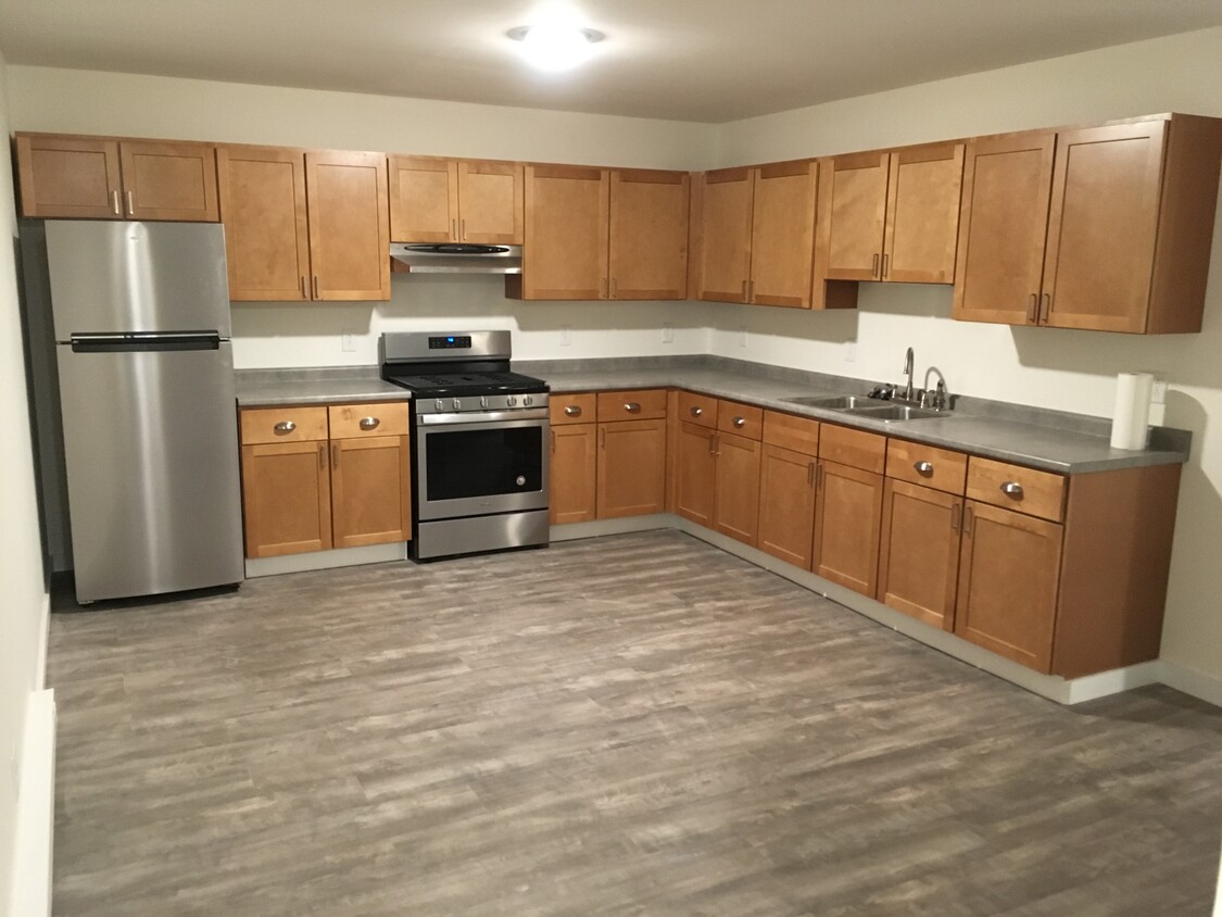 Primary Photo - 13 Mill St