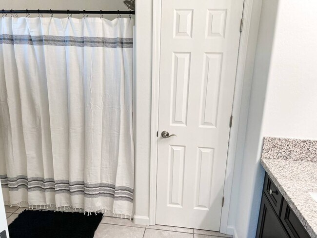 Baño principal - 8503 E Leigh Dr