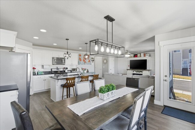 Building Photo - 4 Bedroom Herriman Home