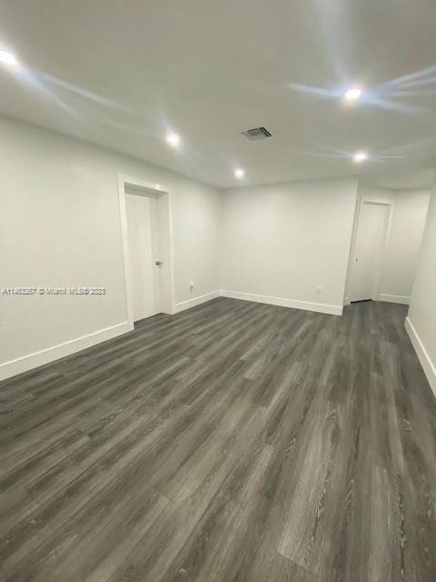 Building Photo - 650 SE 1st Pl
