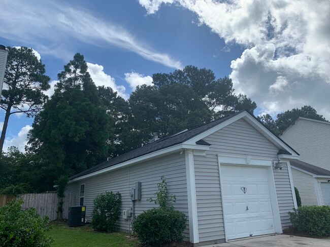 Building Photo - House in Brookhaven!