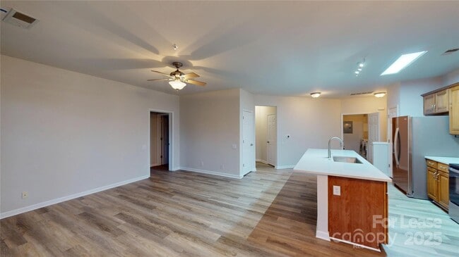 Building Photo - 14648 Via Sorrento Dr