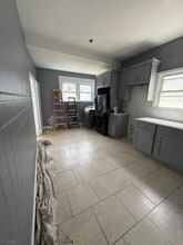 Building Photo - 20 Heckel St