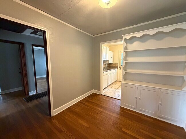 Building Photo - 3588 Marion Ave