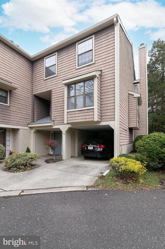 Primary Photo - 118 Kings Croft Dr