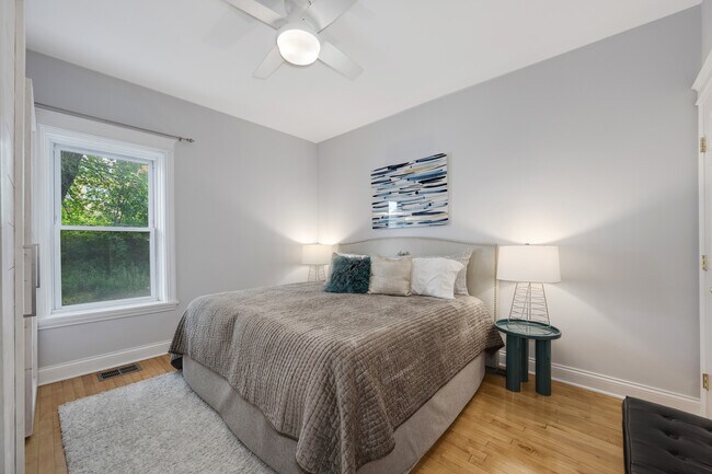 Foto del edificio - 3805 N Ravenswood Ave