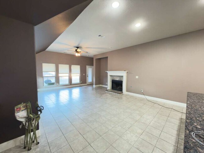 Foto del edificio - 521 Eastbrook Dr