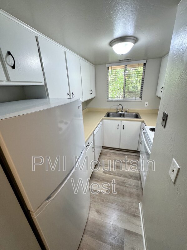 Building Photo - 528 S 1100 E