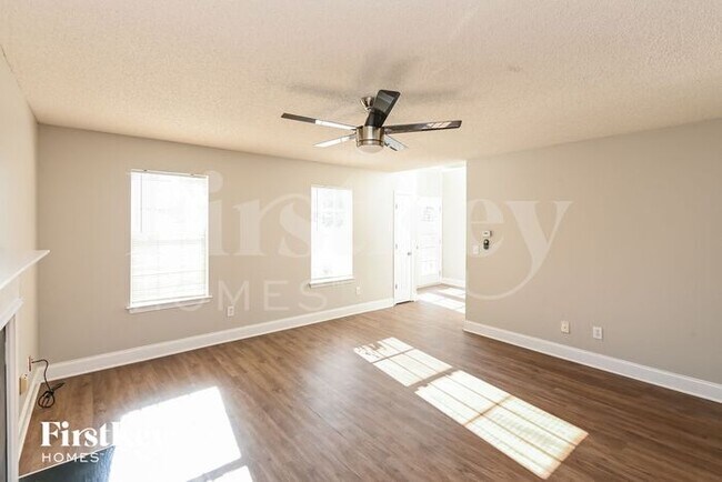 Building Photo - 3203 Spring Mesa Dr SW
