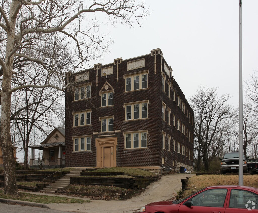Building Photo - 4010 Forest Ave