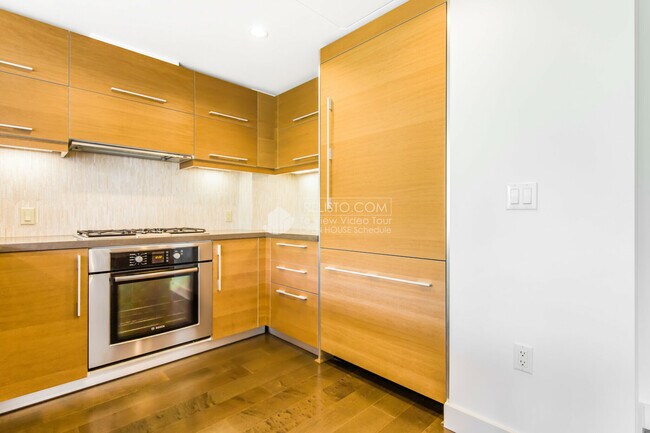 Building Photo - 480 Mission Bay Boulevard North