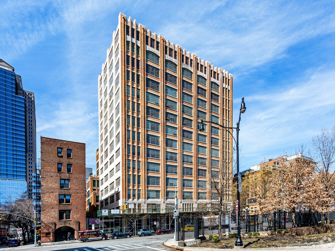 Primary Photo - The Sky Lofts