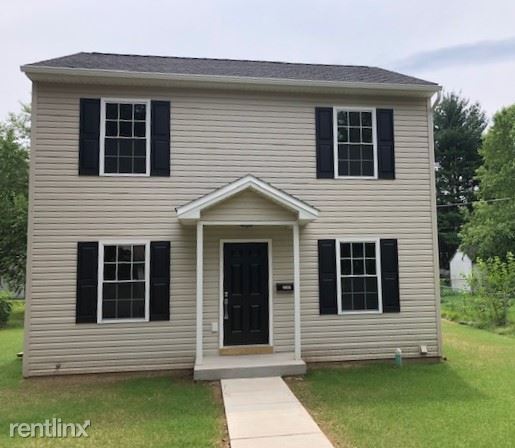Foto principal - 3 br, 1.5 bath House - 3707 N. Third St.