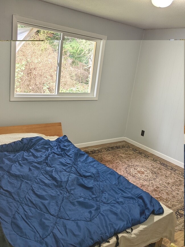 Building Photo - 997 Bruce Av
