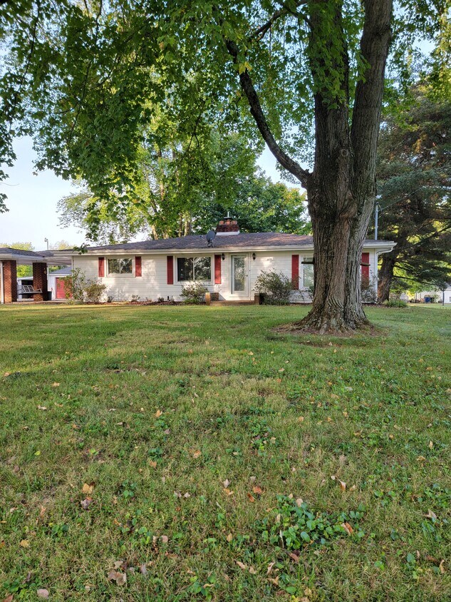 1255 N Center Rd, Boonville, IN 47601 House Rental in Boonville, IN
