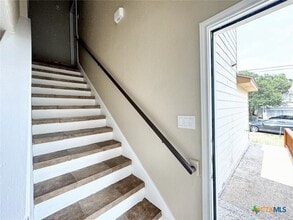 Building Photo - 831 Sagewood Trail