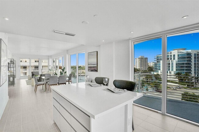 Building Photo - 612 Bayshore Dr