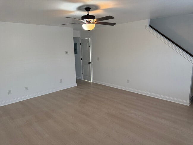 Building Photo - 1800 Beckett Dr