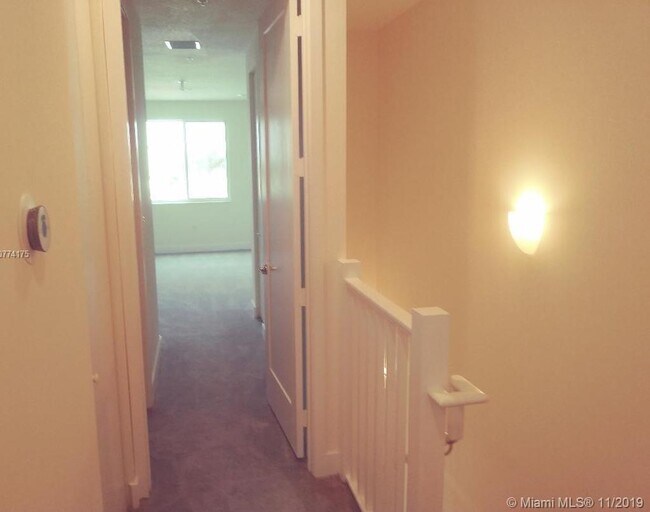 Foto del edificio - 10260 NW 63rd Ter