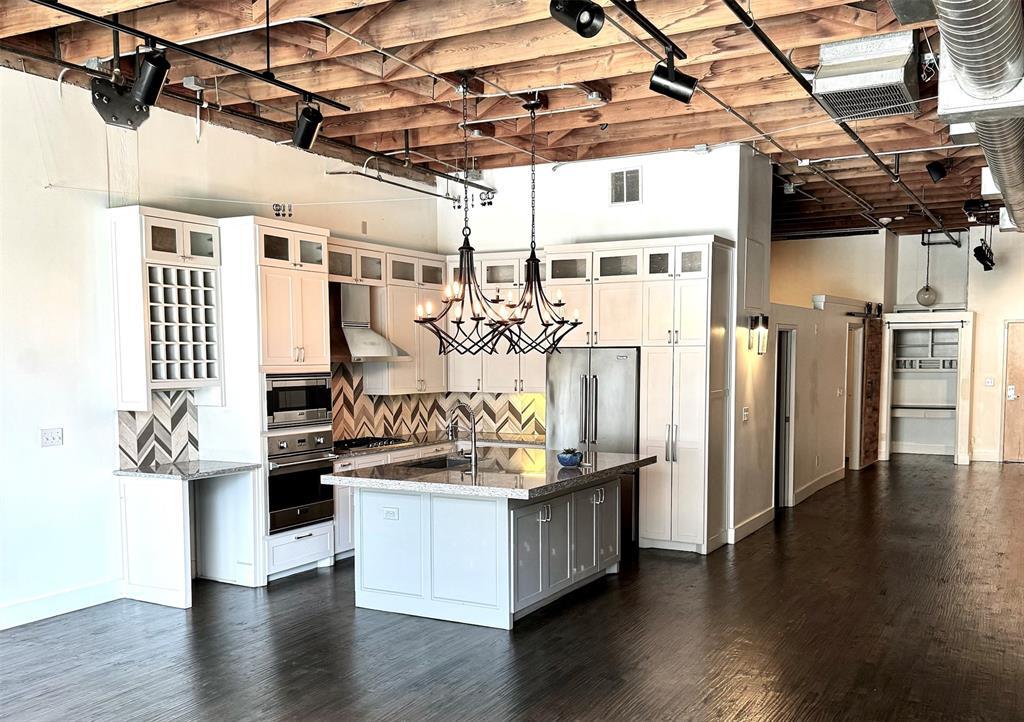 Foto principal - 411 Brazos St