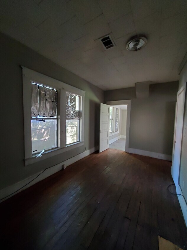 Building Photo - 407 S. 2nd