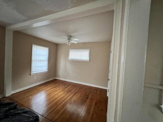 Foto del edificio - 757 Robinhood Rd