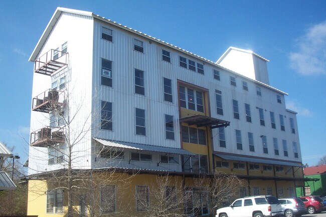 Frente - 525 S School Ave